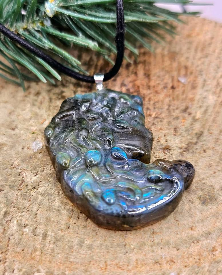 Nature Labradorite Carved Flashy Medusa Big Pendant Necklace