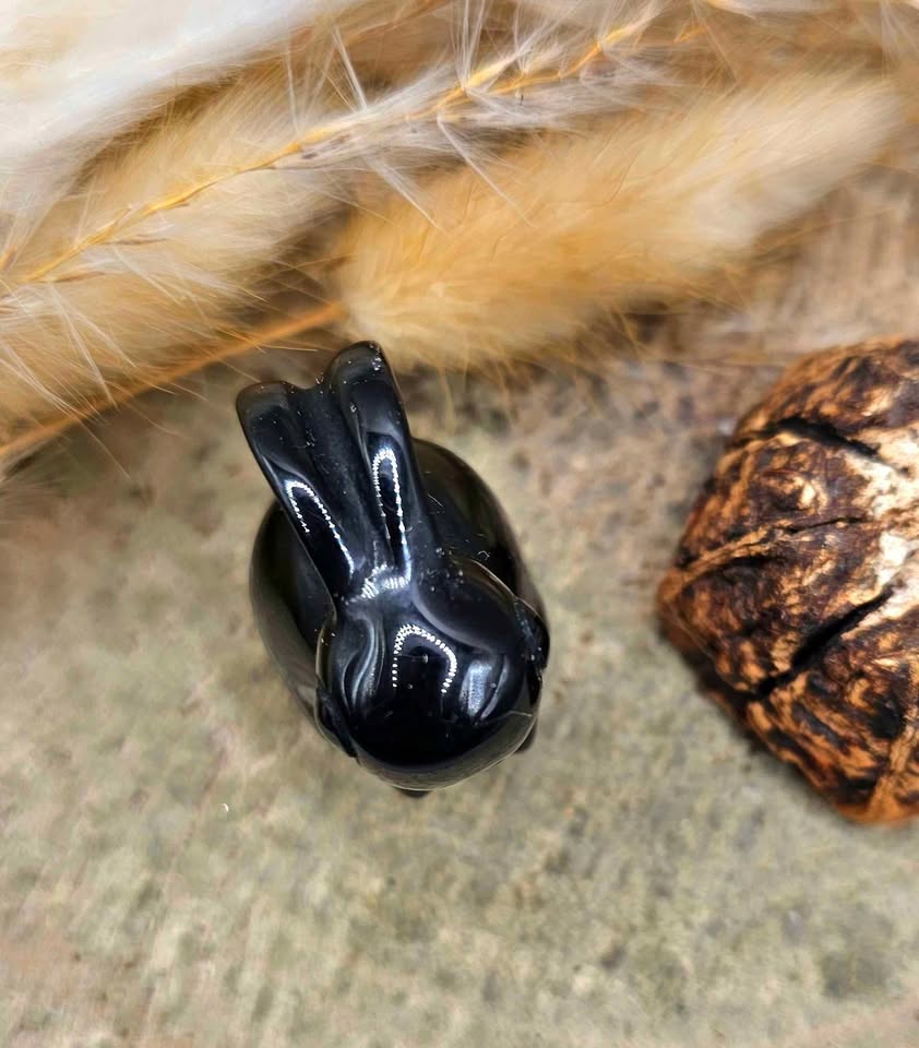Nature Obsidian Hand Carved Bunny Decor Figure