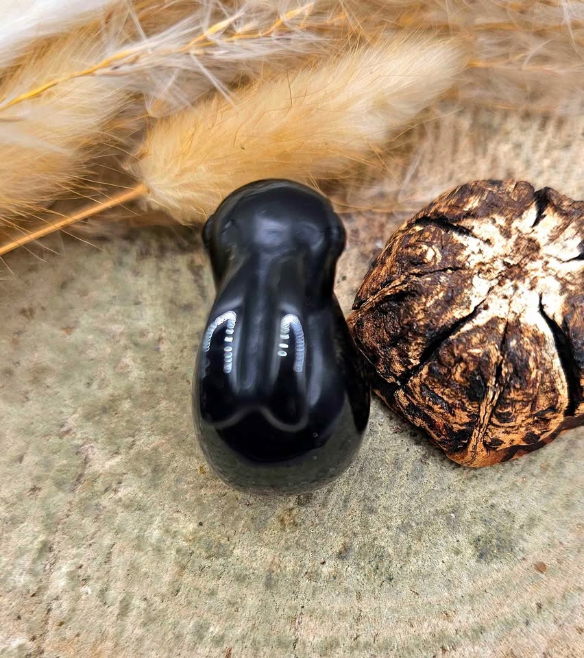 Nature Obsidian Hand Carved Bunny Decor Figure