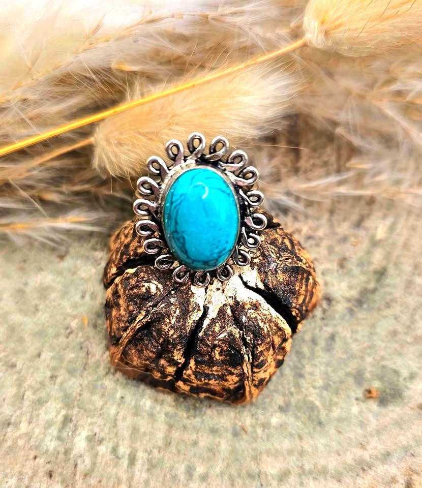 Beautiful Howlite Oval Stone 925 Stamp Silver Ring ( Size 6)