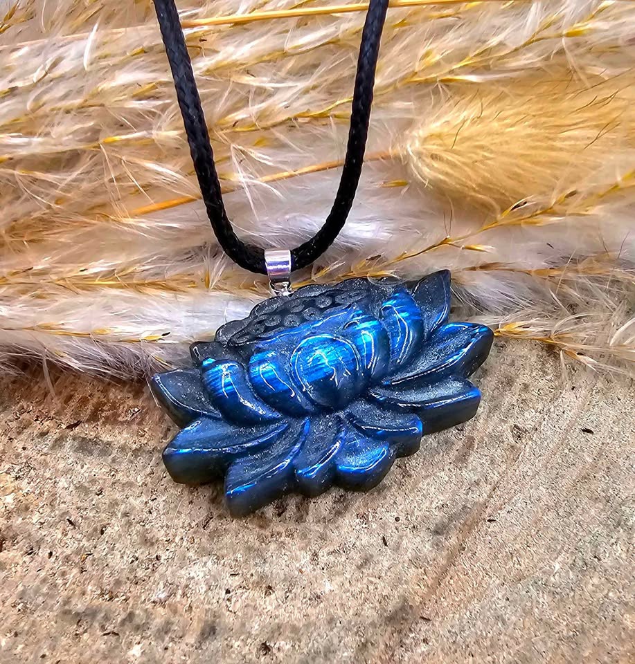 Nature Labradorite Carved Flashy Lotus Flower Pendant Necklace