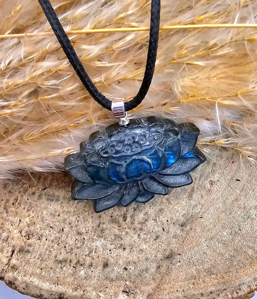 Nature Labradorite Carved Flashy Lotus Flower Pendant Necklace