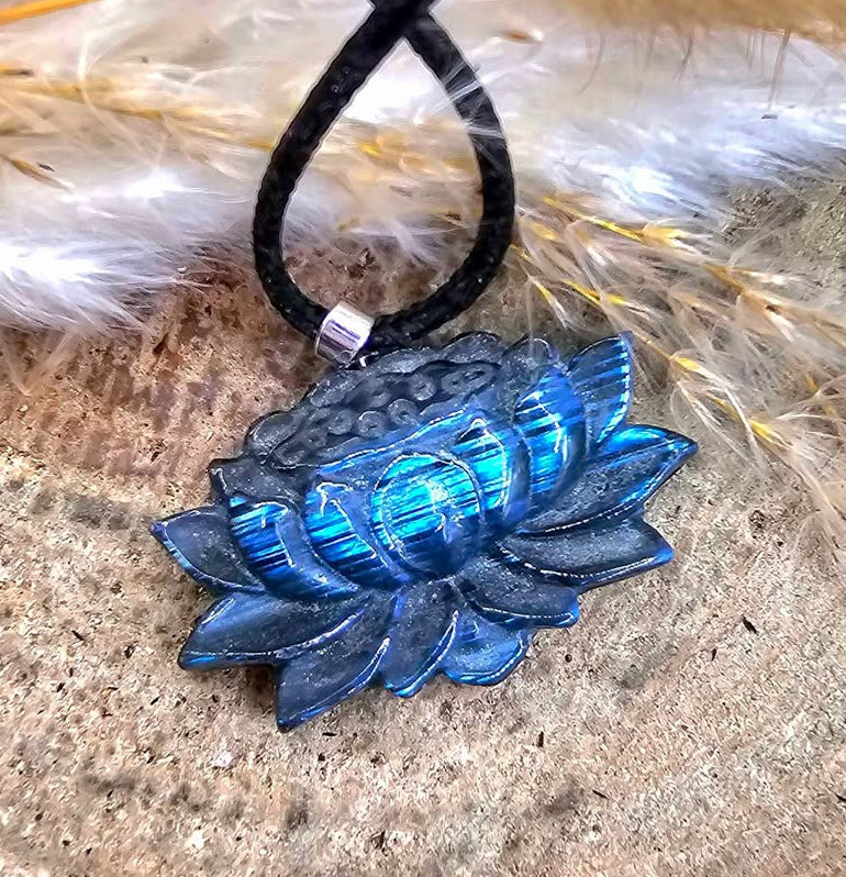Nature Labradorite Carved Flashy Lotus Flower Pendant Necklace