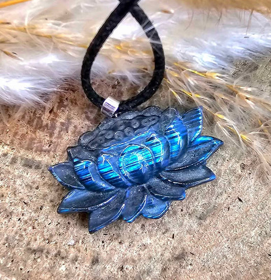 Nature Labradorite Carved Flashy Lotus Flower Pendant Necklace