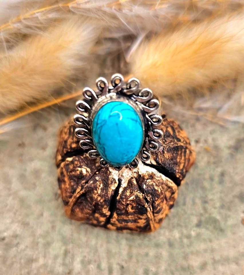 Beautiful Howlite Oval Stone 925 Stamp Silver Ring ( Size 6)