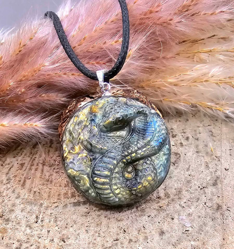 Nature Labradorite Snake Cobra Pendant Necklace