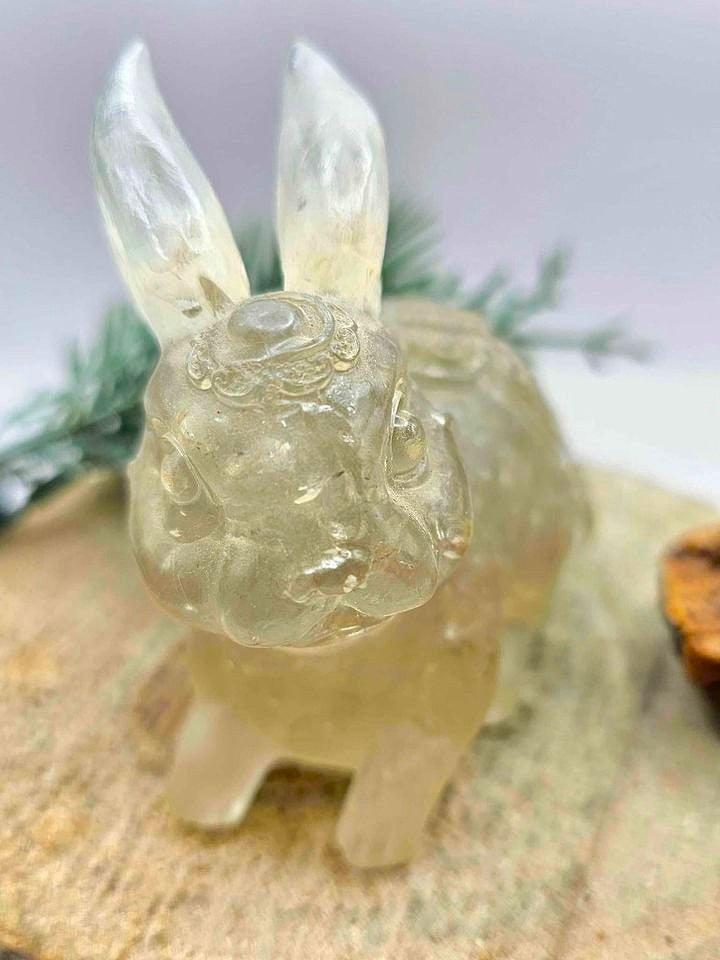 Nature Crystal Chips Resin Blessing Fortune Big Rabbit Figure