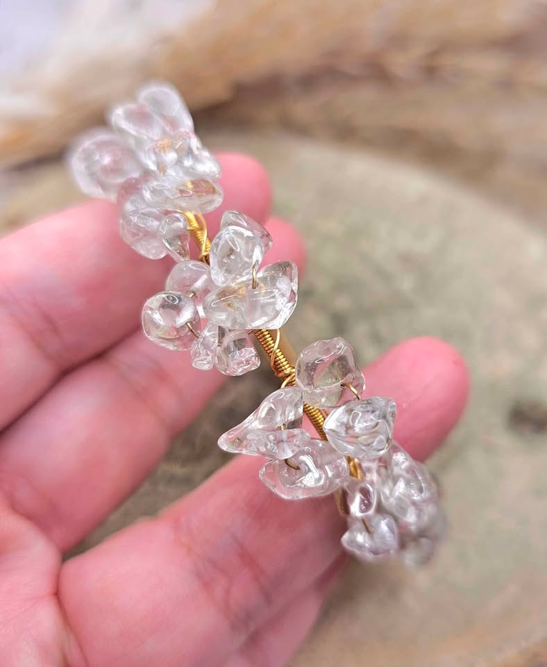 Nature Crystal Chips Flowers Bangle