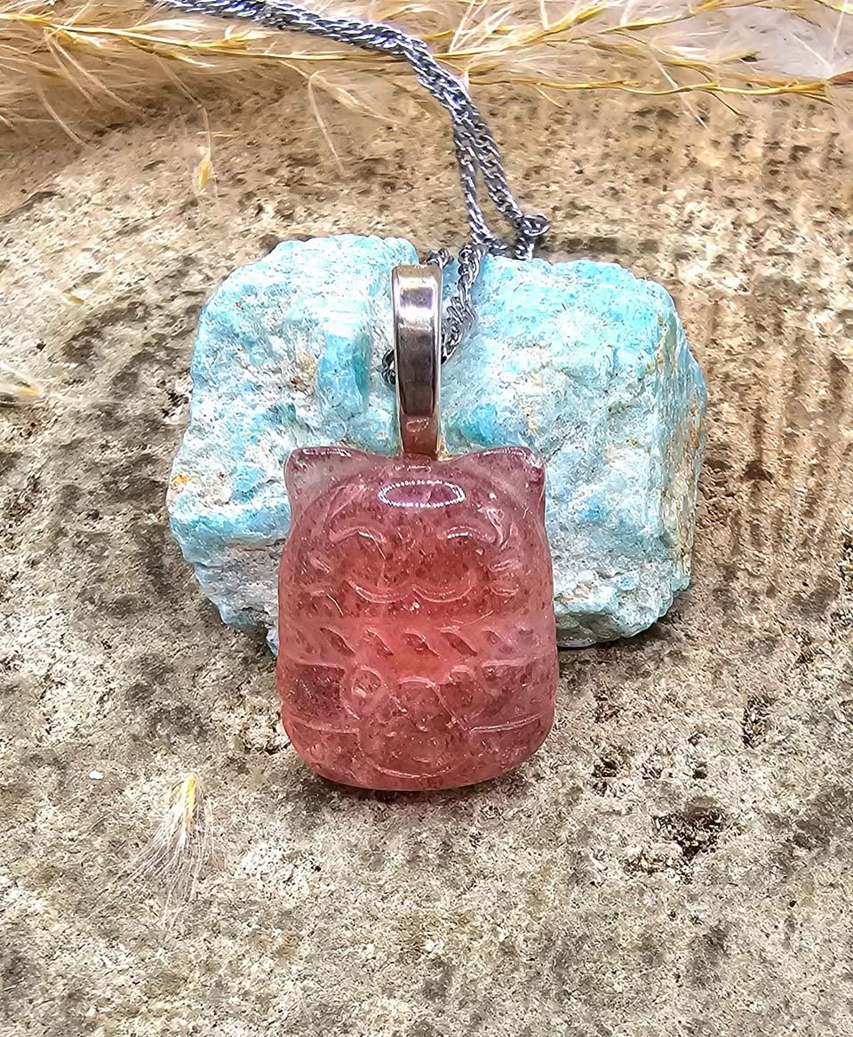 Nature Strawberry Quartz Lucky Cat Pendant Necklace