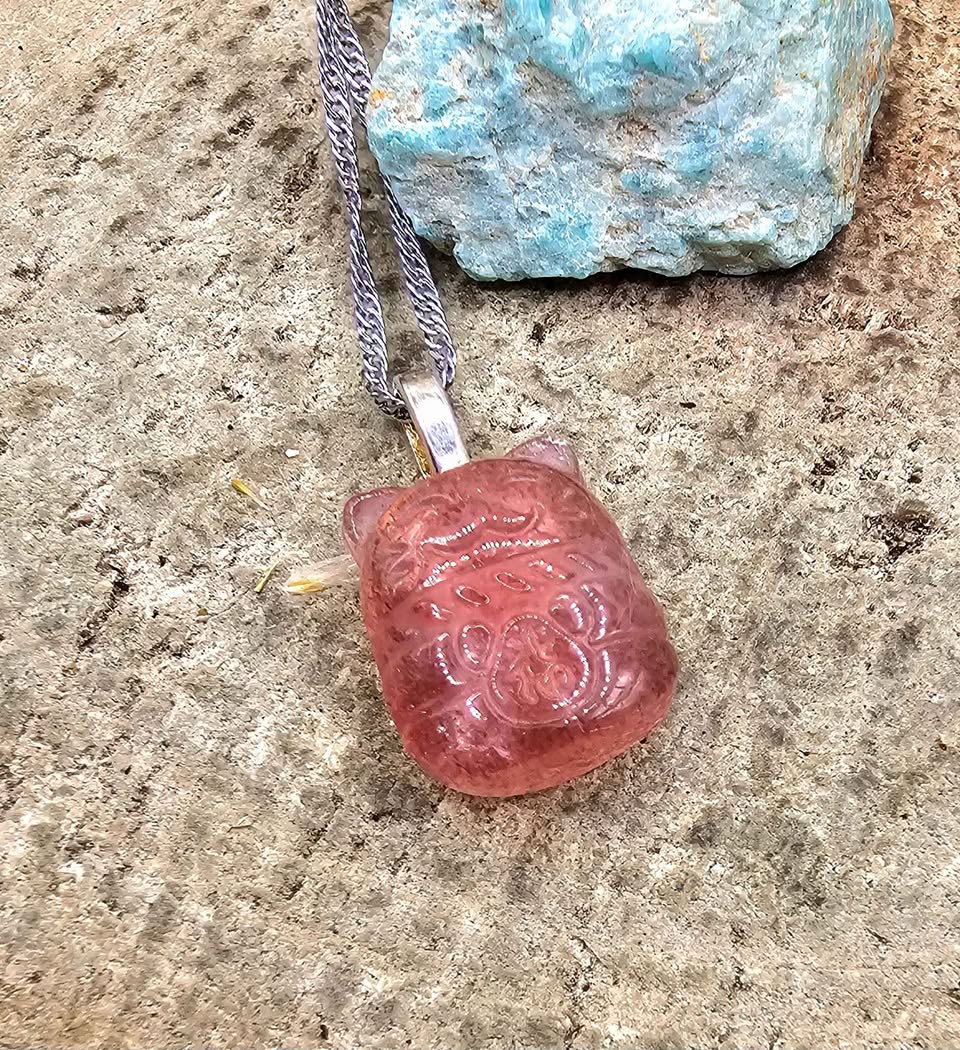 Nature Strawberry Quartz Lucky Cat Pendant Necklace
