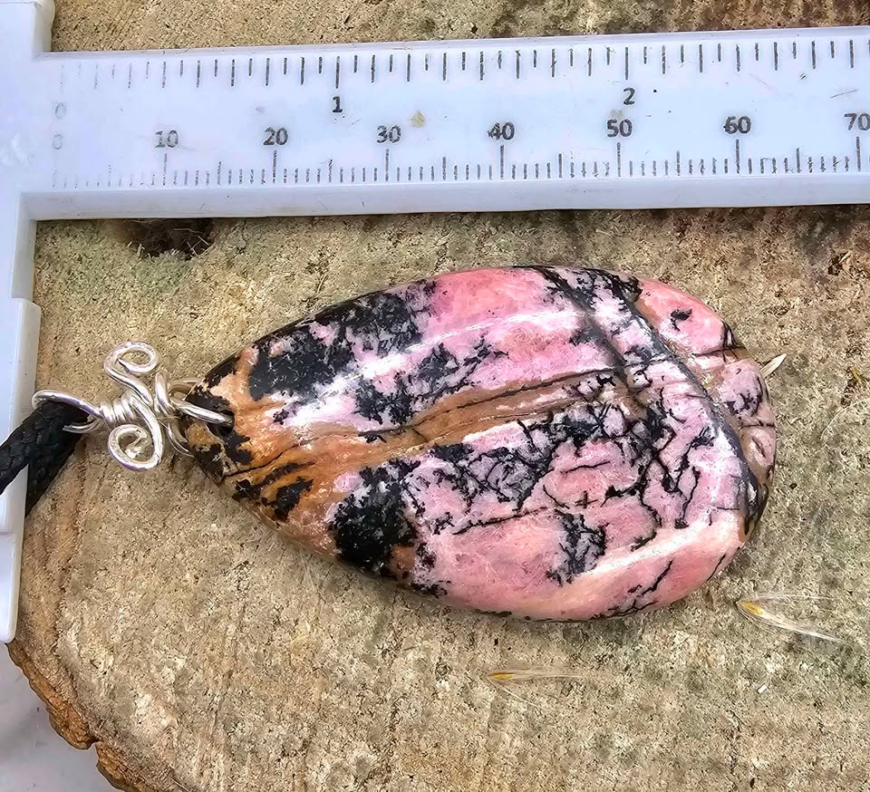 Nature Pink Rhodonite Oval Stone Pendant Necklace