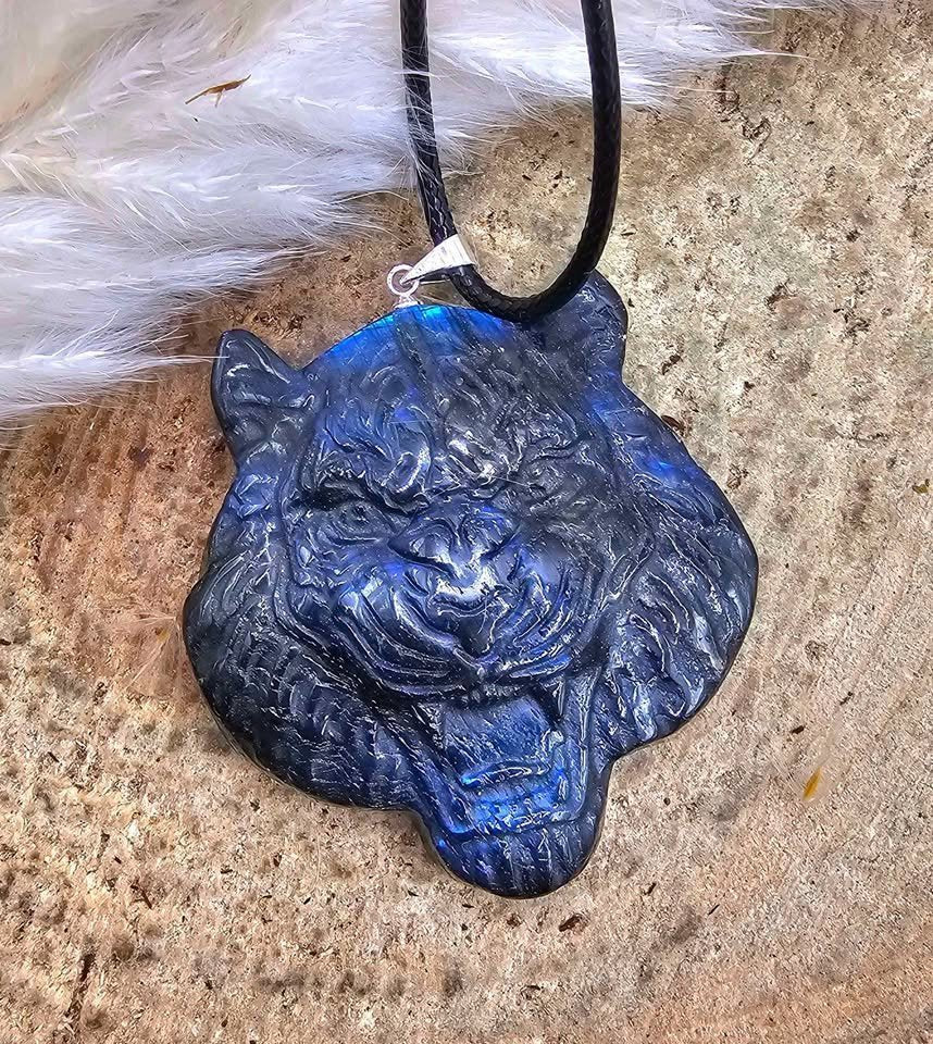 Nature Labradorite Flashy Powerful Tiger Pendant Necklace