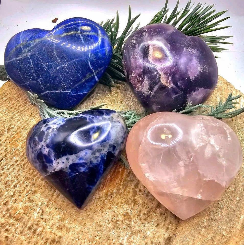 Selection Nature Stone Carved Heart Palm Stones Decor