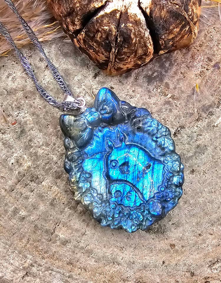 Nature Labradorite Flashy Totoro Portrait Pendant Necklace