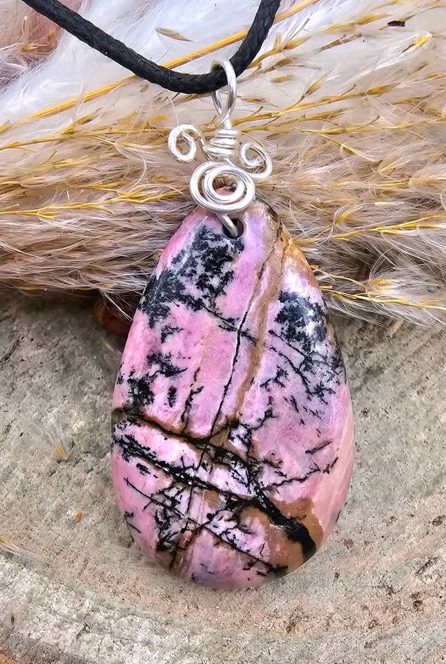Nature Pink Rhodonite Oval Stone Pendant Necklace