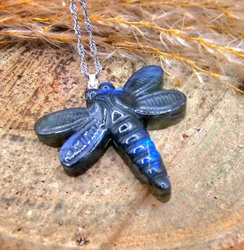 Nature Labradorite Carved Flashy Dragonfly Pendant Necklace