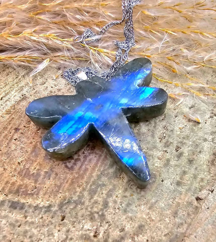 Nature Labradorite Carved Flashy Dragonfly Pendant Necklace