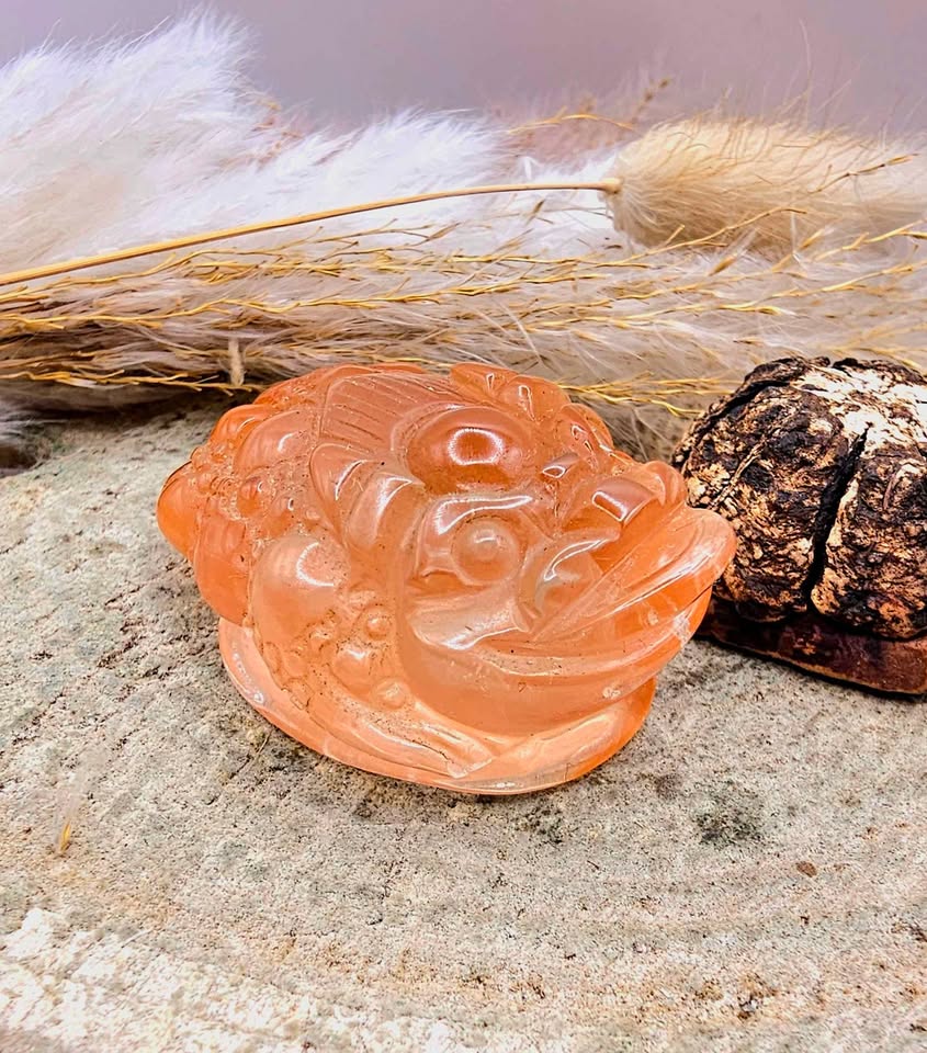 Nature Orange Hematoid Quartz Hand Carved 3 Legs Toad 2"Figure