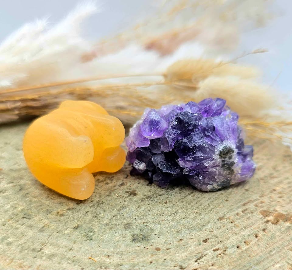 Nature Orange Calcite Bear &amp; Amethyst Cave Decor Figure.