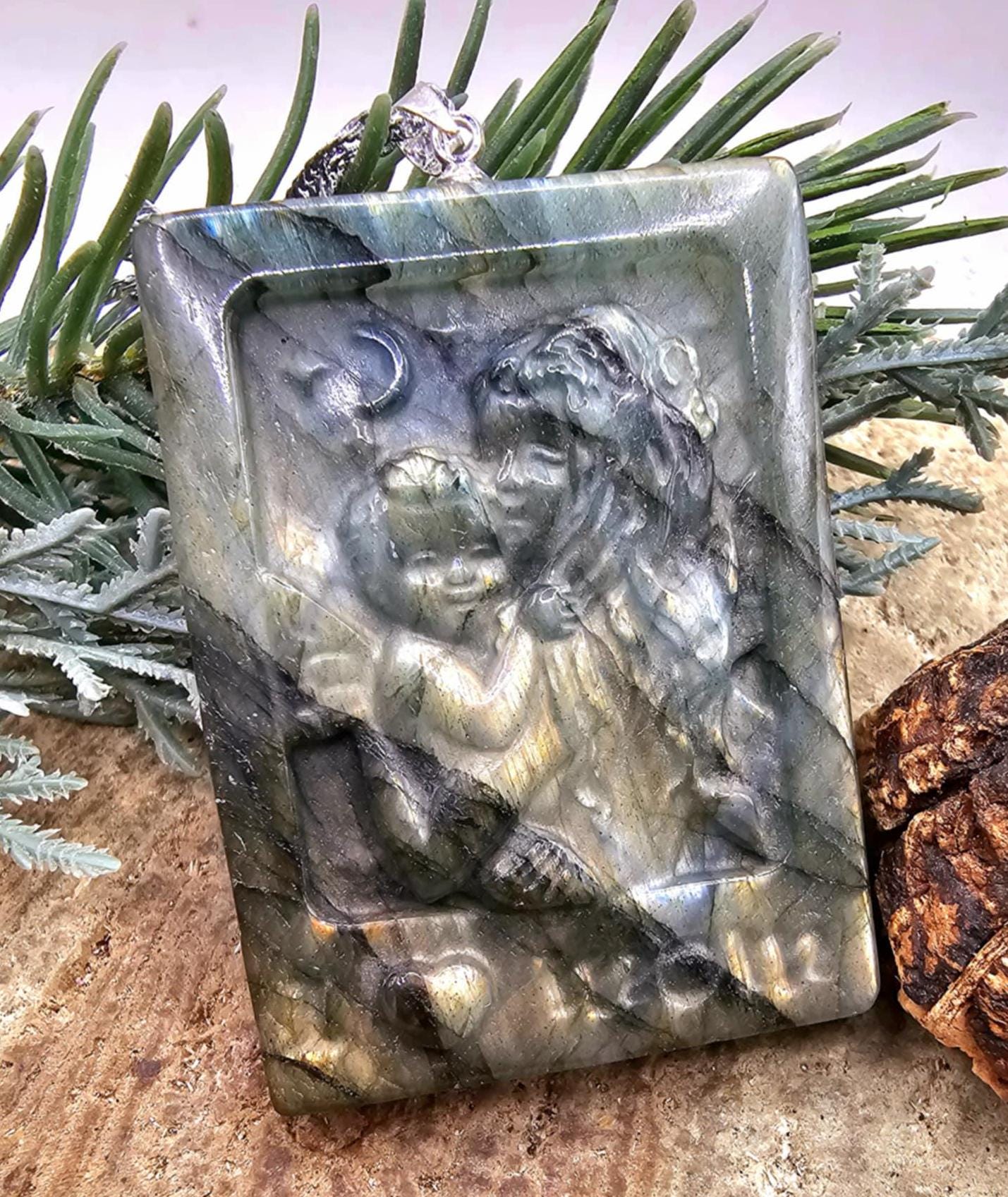 Nature Labradorite Craved Flashy Loving Fairy Mother Baby Pendant Necklace