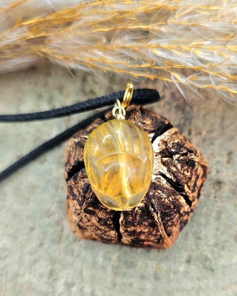 Nature Fluorite Sleeping Nine Tails Fox Pendant Necklace