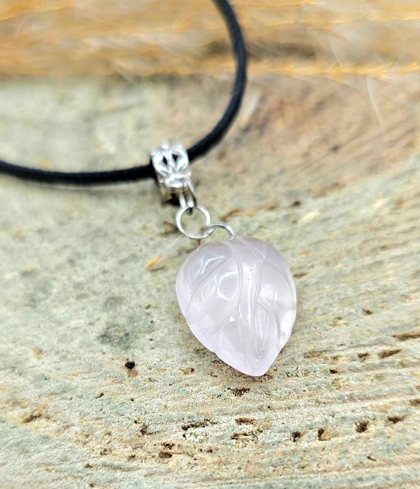 Nature Rose Quartz Artistic Leaf Pendant Necklace
