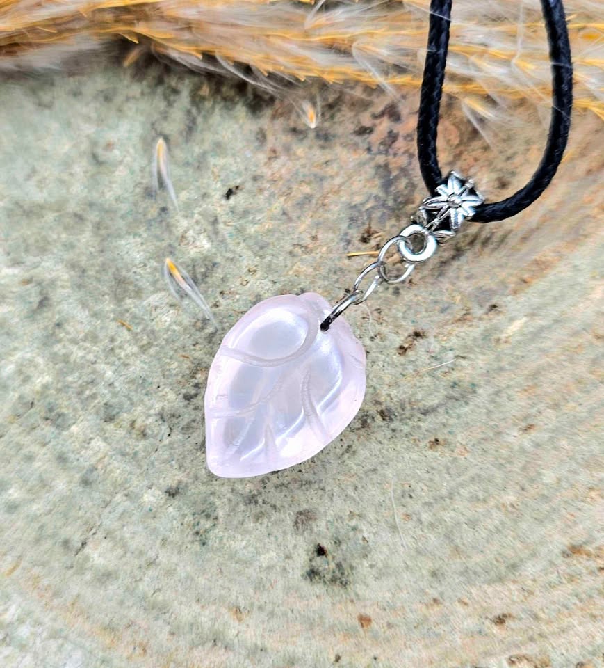 Nature Rose Quartz Artistic Leaf Pendant Necklace