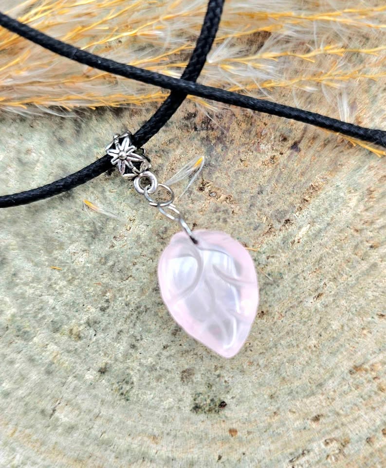 Nature Rose Quartz Artistic Leaf Pendant Necklace