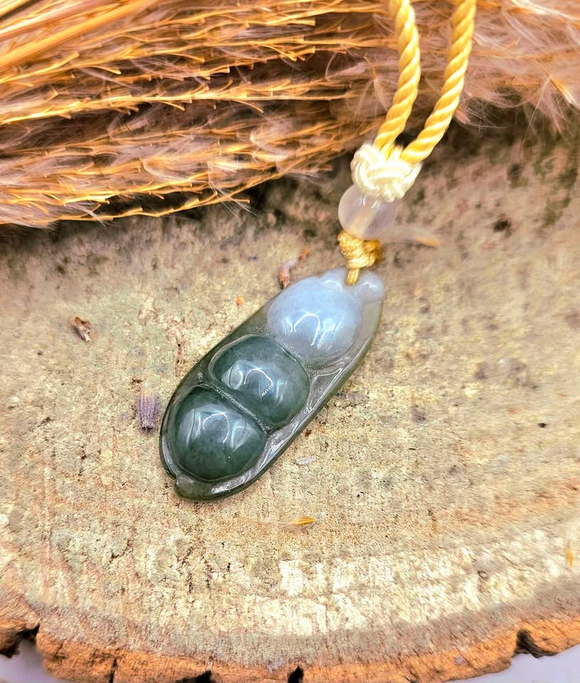 Nature Jade Carved Peapod Adjustable Hand Braided Pendant Necklace