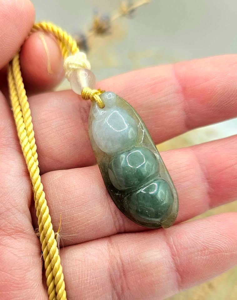Nature Jade Carved Peapod Adjustable Hand Braided Pendant Necklace