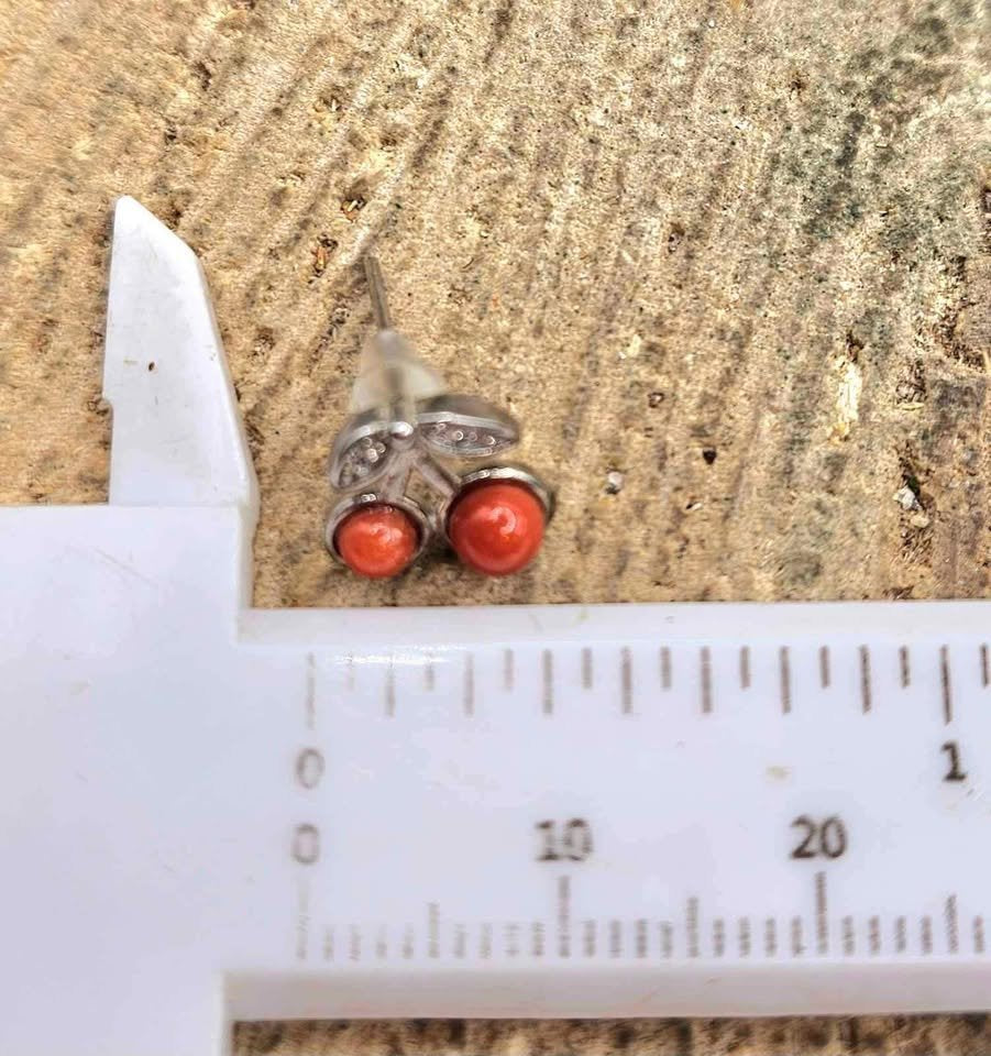 Cherry Ear Stud – Natural South Red Agate