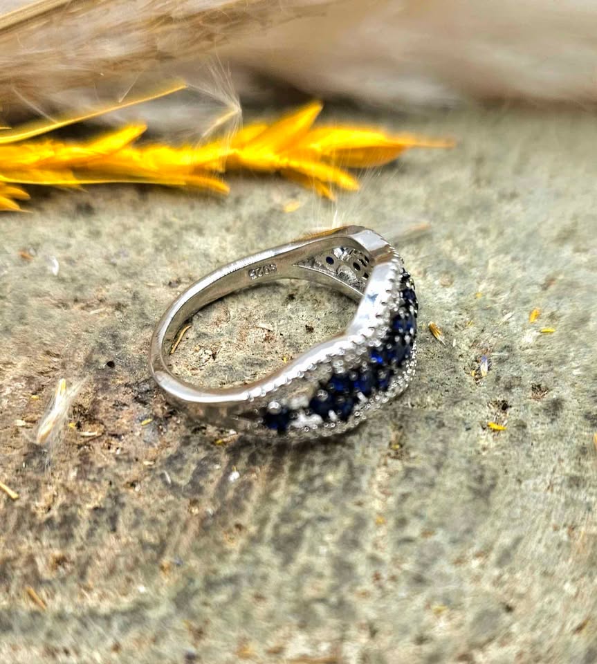 Beautiful Blue Sapphire Floral Pattern S925 Ring ( Size 9)