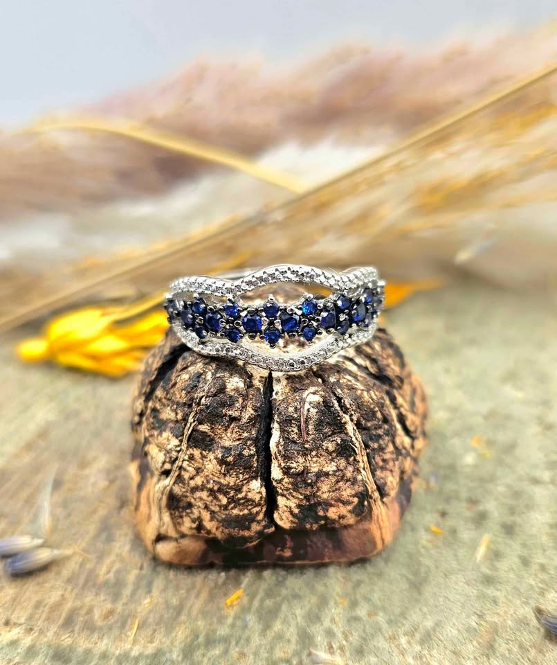 Beautiful Blue Sapphire Floral Pattern S925 Ring ( Size 9)
