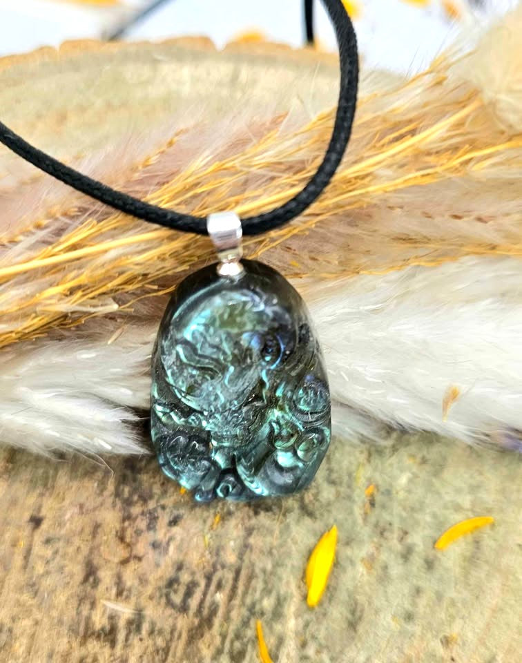 Nature Labradorite Carved Flying Dragon Pendant Necklace