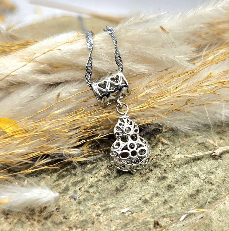 Nature Tourmaline Artistic Gourd Pendant Necklace