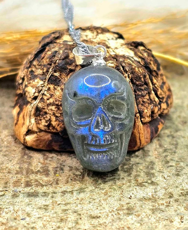 Nature Labradorite Flashy Skull Pendant Necklace