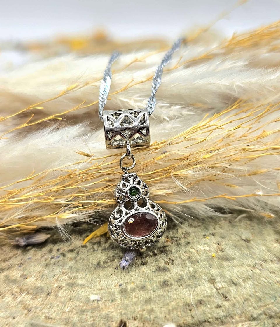 Nature Tourmaline Artistic Gourd Pendant Necklace
