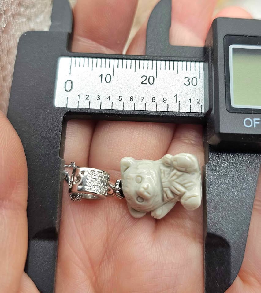 Nature Alashan Agate Hand Carved Bear Pendant Necklace