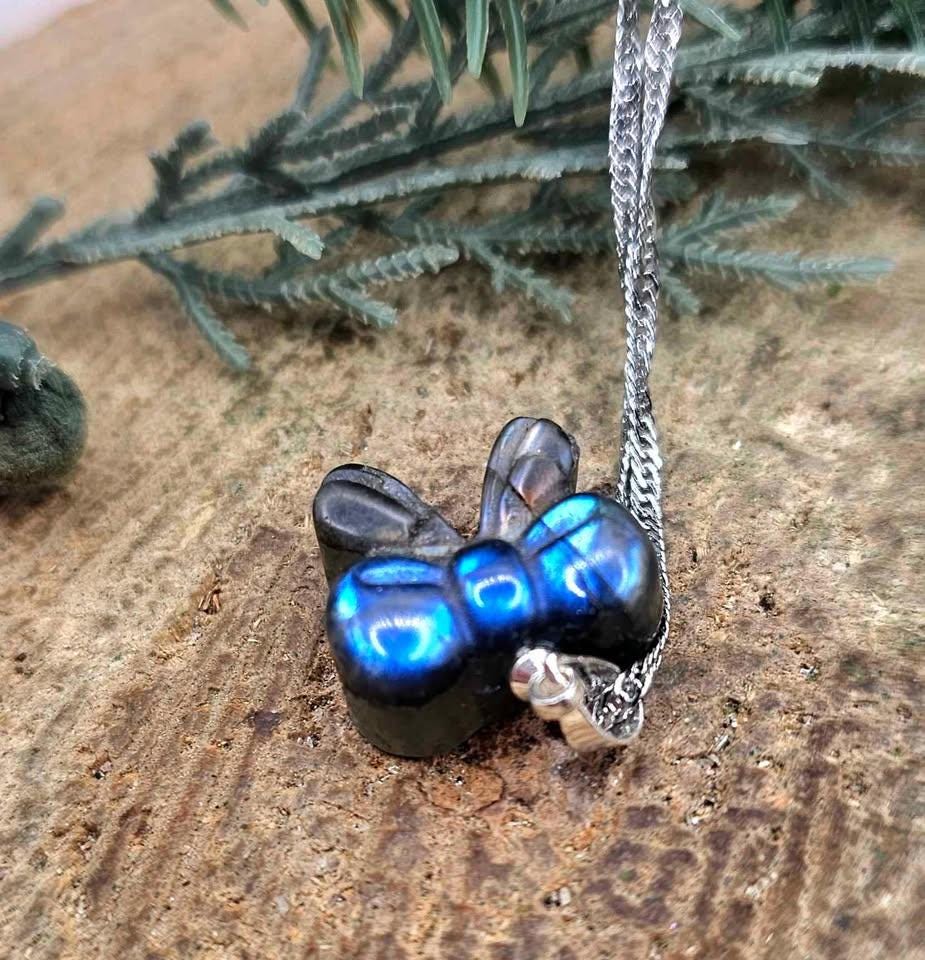 Nature Labradorite Flashy Cute Ribbon Pendant Necklace