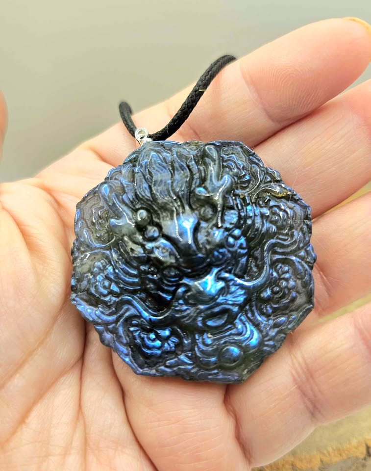 Nature Labradorite Carved Oriental Dragon Pendant Necklace