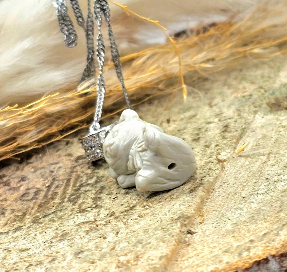 Nature Alashan Agate Hand Carved Bear Pendant Necklace