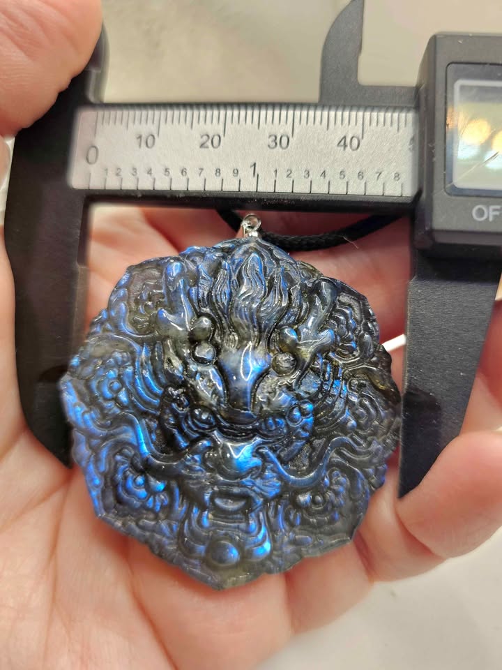 Nature Labradorite Carved Oriental Dragon Pendant Necklace