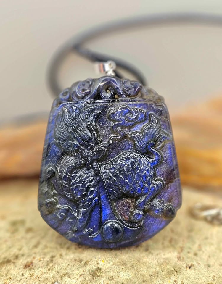 Nature Labradorite Foo Dog Big Pendant Necklace