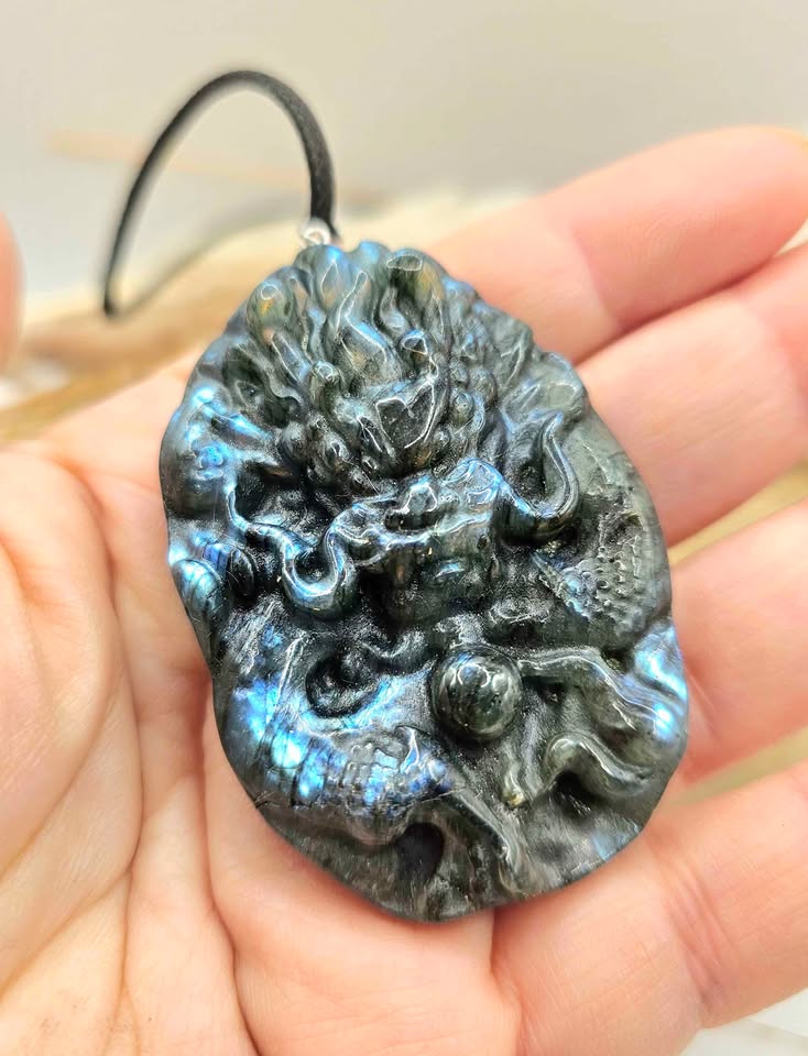 Nature Labradorite Flying Oriental Dragon Pendant Necklace.