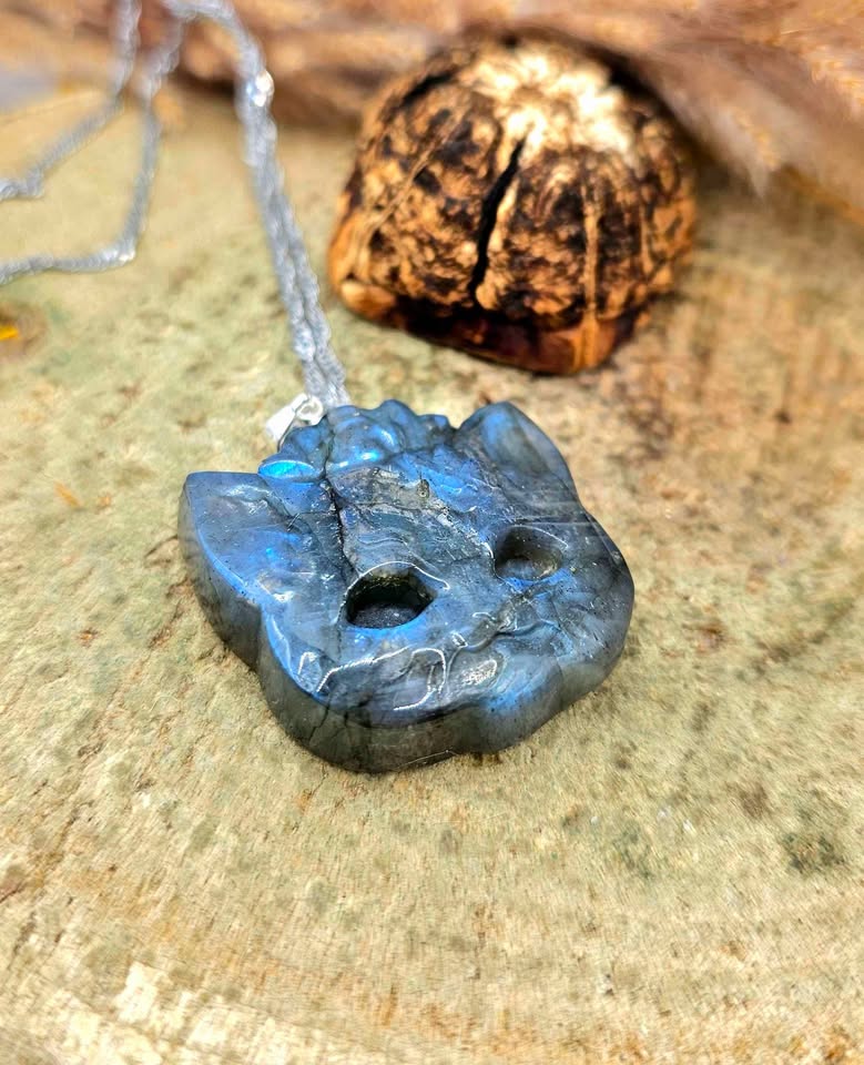 Nature Labradorite Cat Mask Pendant Necklace
