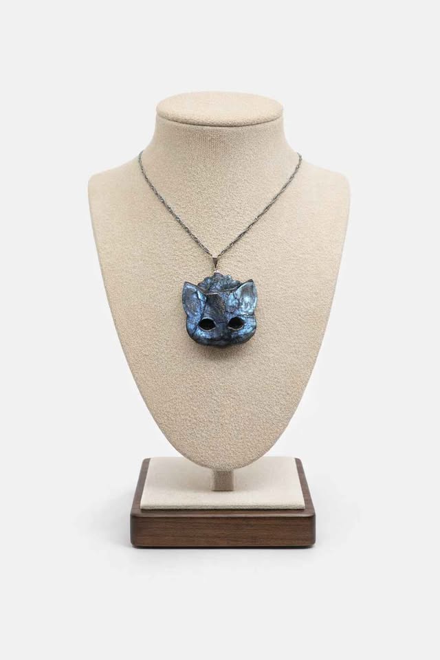 Nature Labradorite Cat Mask Pendant Necklace
