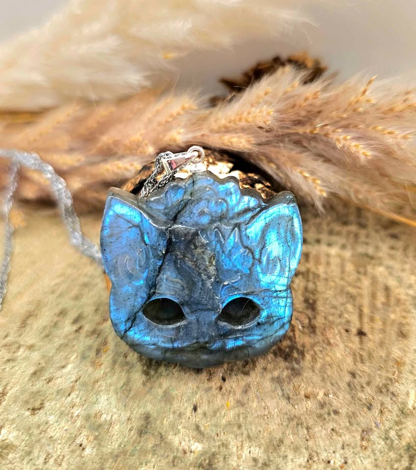 Nature Labradorite Cat Mask Pendant Necklace