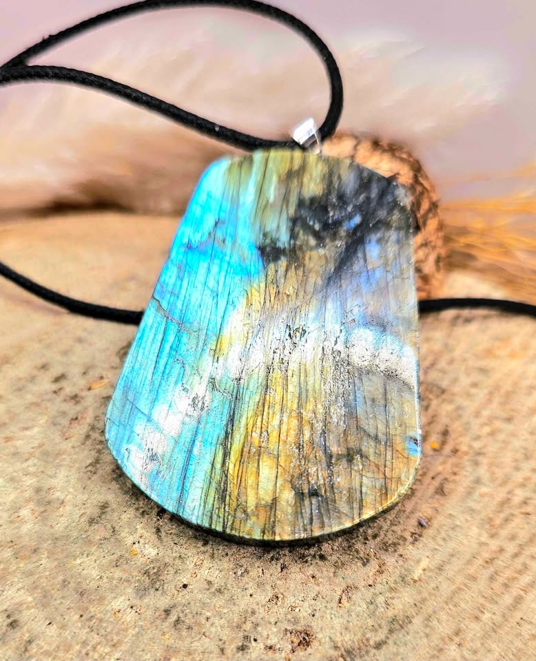 Nature Labradorite Oriented Dragon And Palace Pendant Necklace