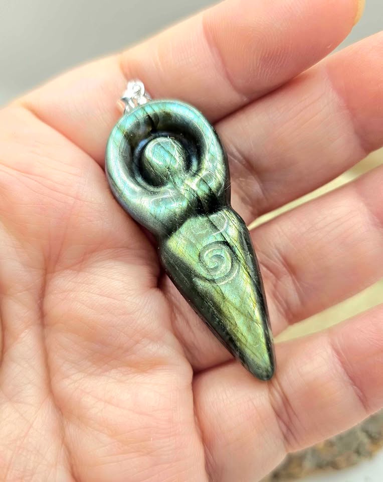 Nature Labradorite Carved Spiral Goddess Pendant Necklace