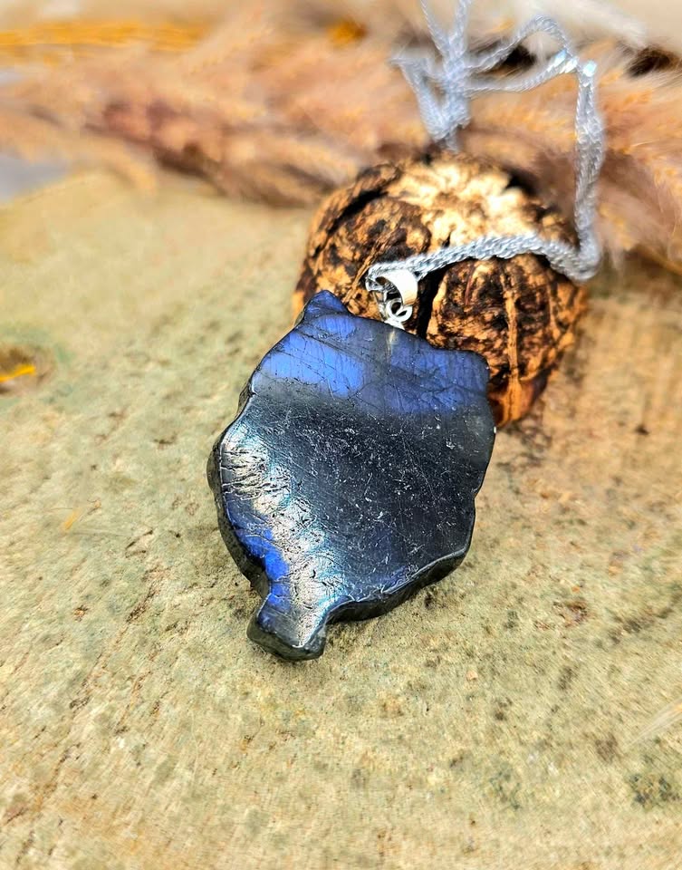 Nature Labradorite Carved Owl Pendant Necklace